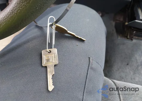 1993 Chevrolet Caprice Classic z USA, uszkodzony, nr VIN 1G1BL53E0PW108266